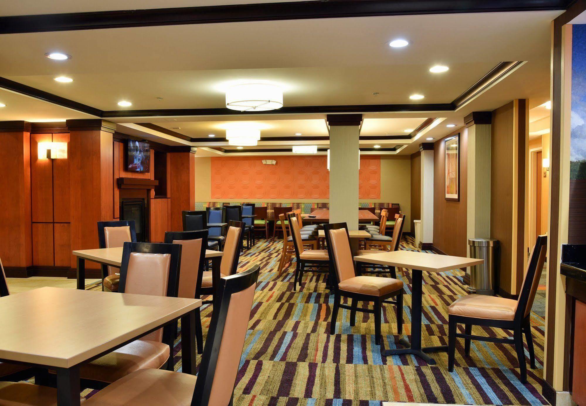 Fairfield Inn Hartford Airport Windsor Locks Extérieur photo